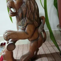 مجسمه چوبی