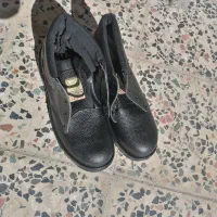 کفش و لباس کار