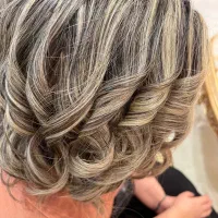دستیار حرفه ای مسلط به براشینگ