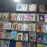 فروشنده آقا غرفه شب بازار