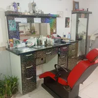 میز کار آرایشگاه زنانه و مردانه