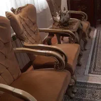 مبل ۹ نفره دو عسلی و یک میز وسط تمیز