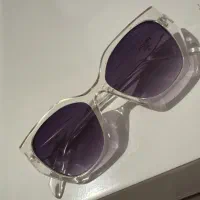 عینکprada با فرم شیشه ایی