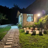 اجاره روزانه کلبه رود در طبیعتی زیبا کنار رود