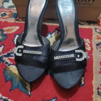 صندل و دمپایی