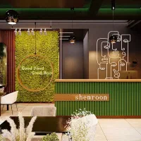 آشپز مسلط به انواع غذاها