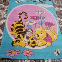 فرش اتاق بچه در حد نو