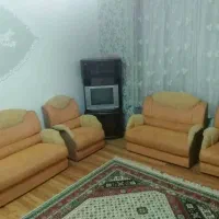 مبل هفت نفره،میز و تلویزیون،فرش