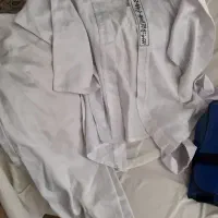 لباس کارات سفید تمیز