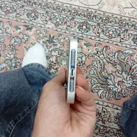 آیفون ۱۴ بی خط و خش