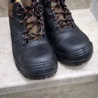 کفش ایمنی|کیف، کفش، کمربند|مرودشت, بیست متری بیمارستان|دیوار