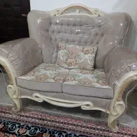 مبل ۷نفره به همراه کاور و دو میزبان