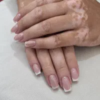 آموزش کاشت ناخن