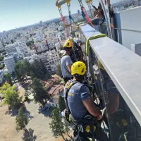 کار در ارتفاع/پیچ و رولپلاک بدون داربست/راپل کار