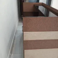 میز منشی اداری شیک و جادار در حد نو (بروجرد)