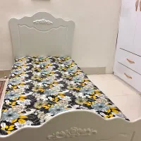 تخت یکنفره سالم با تشک