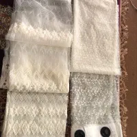 یک جفت پرده توری و یک عدد پرده آشپزخانه