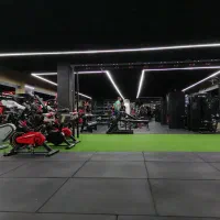 منشی باشگاه بدنسازی