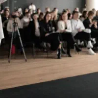 زن کاریزماتیک پیشرفته