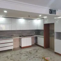 نجار و تاسیساتی در منزل