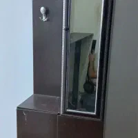 جاکفشی و جای لباسی