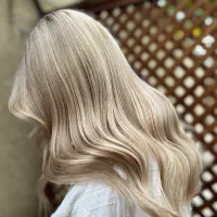 مدل جهت تکمیل آلبوم کاری