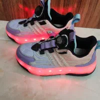 کفش چرخ دار|کفش و لباس بچه|رشت, کوی مهر|دیوار