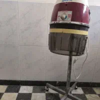 صندلی و سشوار آرایشی