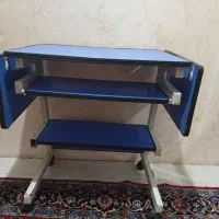 میز کامپیوتر سالم با صندلی چرخ دار
