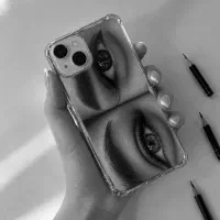 نقاشی چشم روی قاب گوشی