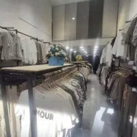 فروشنده خانم