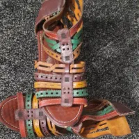 فروشی|کیف، کفش، کمربند|کیش, |دیوار