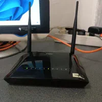 مودم وای فای دار دو آنتنه سالم در حد نو D-LINK