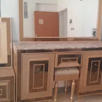 تلوزیون.فرش.مبل زیر تلوزیون.کنسولی.تخت خواب
