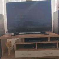 ال سی دی همراه با میز