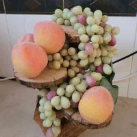 استندچوبی سه‌طبقه، هلو مخملی و انگور تزئینی لاکچری|صنایع دستی و سایر لوازم تزئینی|شیراز, شهرک والفجر|دیوار