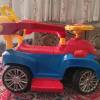 ماشین چهار چرخ برای بچه در حد نو