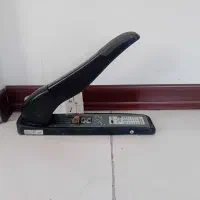 با سلام یک عدد منگنه کتاب سالم مرتب قیمت مفت