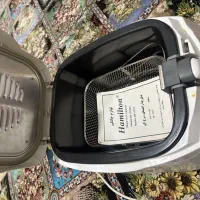 صندلی فلزی .چرخ گوشت و سرخ کن همیلتون