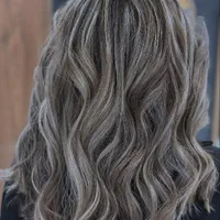 مدل برای کراتین و رنگ و لایت