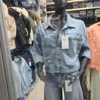 فروشنده بوتیک زنانه