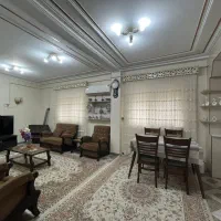 واحد ۸۰متری طبقه اول تمیز/ مرکز شهر