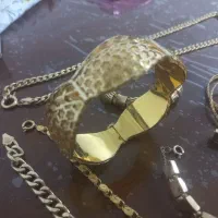 طلا وجواهرات