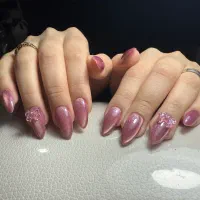 کاشت ناخن فقط ۳۵۰ ب مدت محدود