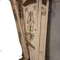 درب حیاط دو لنگه سنگین نفر رو ماشین رو نیس