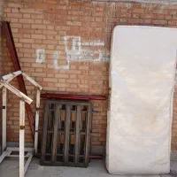 تخت فلزی