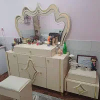 تخت ومیزارایشی|تخت و سرویس خواب|مبارکه, |دیوار