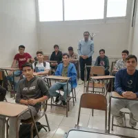 استخدام هنر آموز