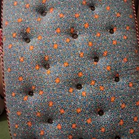 پشتی مخمل قرمز گلدار قدیمی نونو|پشتی|سنندج, |دیوار