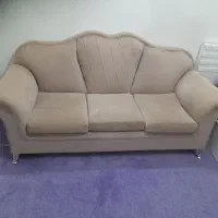 یک عدد کاناپه سه نفره|مبلمان خانگی و میز عسلی|سبزوار, همت|دیوار